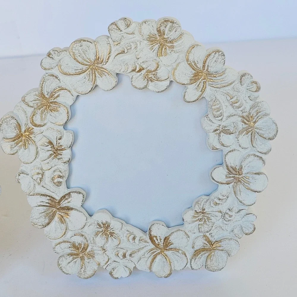 Set 2 White Gold Floral Plumeria Round Photo Frames Coastal Decor Shabby Chic‎